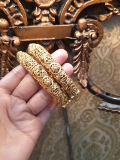 Shahi Mahal Golden Kada Pair