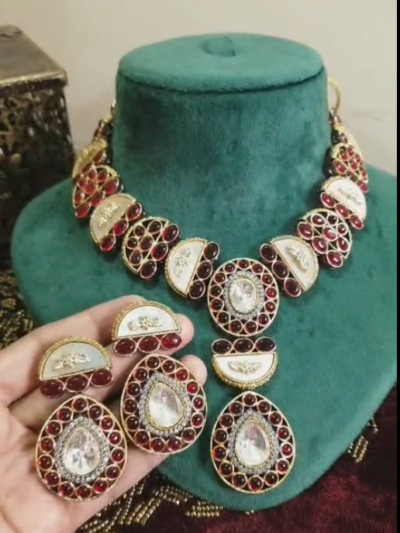 Gulnaar Luxury Kundan Set (Mala)
