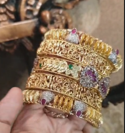 Gold plated Jarao bangles