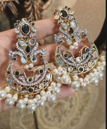 Kundal earrings