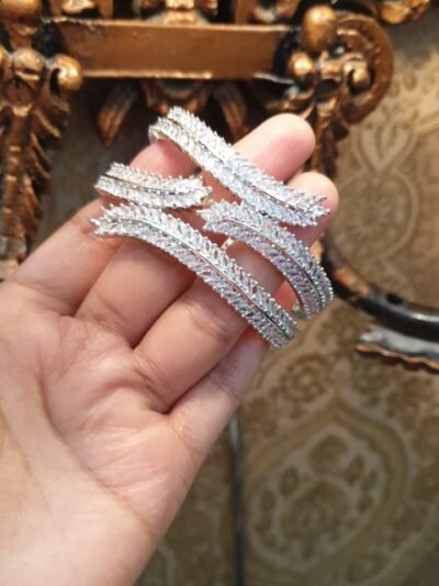 Raunaq e Mehfil Elegant Kada Pair